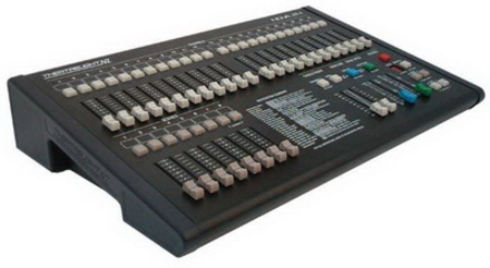 NOVA 36 by THEATRELIGHT 36 channels, 10 pages of 8 sub-masters, SC card - Image 1