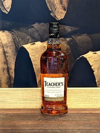 Teachers Scotch 700ml - Image 1