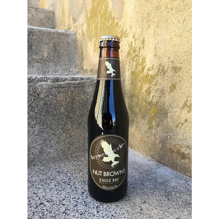 Eagle Bay Nut Bowne Ale 330ml Eagle Bay Nut Brown Ale 330ml - Image 1