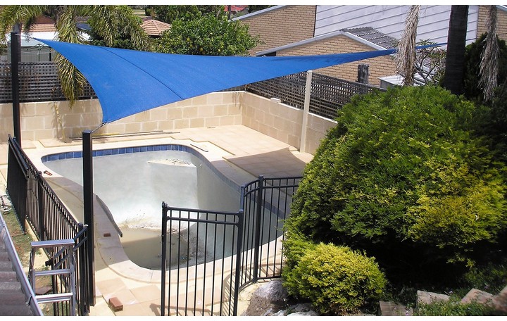 Photograph of Pool shade Sail in Rainbow Navy Blue
