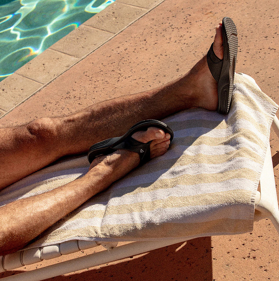 CJ8545 Reef Fanning H20 Mens Thongs Black Silver - Image 5